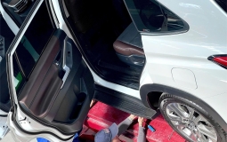CÓ NÊN LẮP BẬC BƯỚC CHÂN XE Ô TÔ? LỢI ÍCH VÀ NHỮNG ĐIỀU CẦN BIẾT